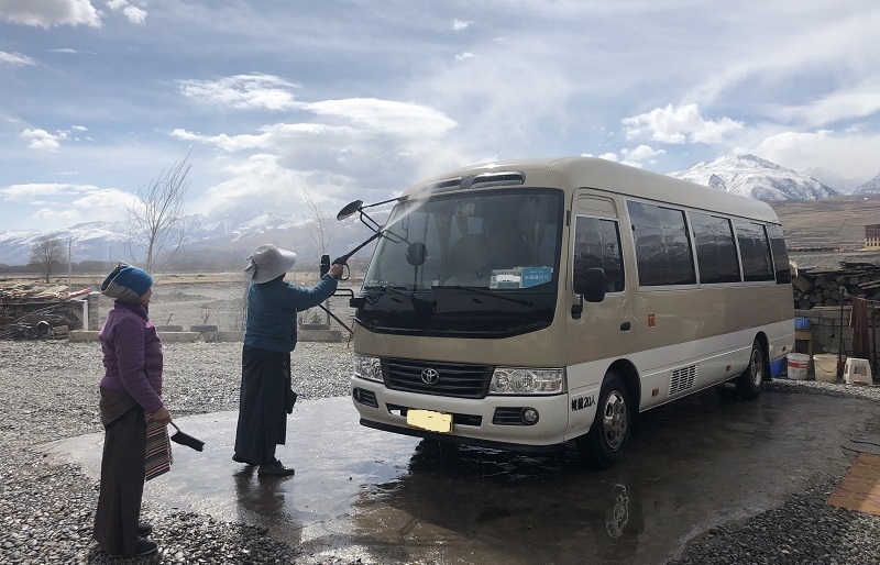 租大巴車哪里去？路景租車歡迎您！